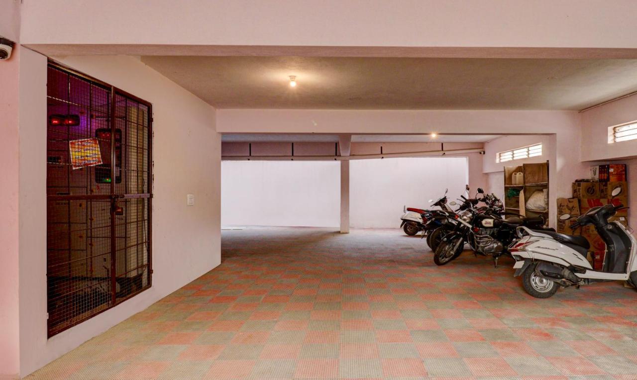 Treebo Three Street Inn Bengaluru Kültér fotó